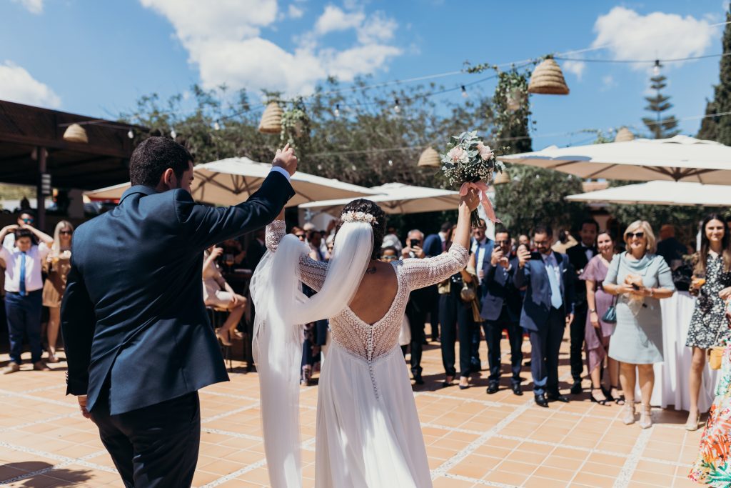 Raquel y Juanjo en su boda en Ibiza