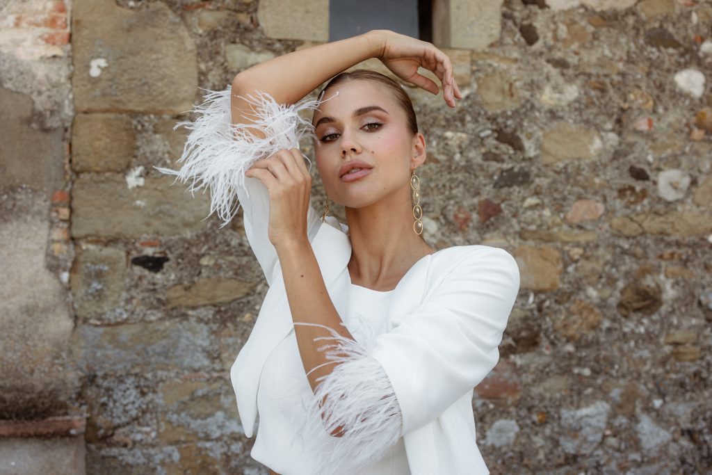 Vestidos de novia para bodas civiles: el equilibrio entre lo chic y lo sencillo